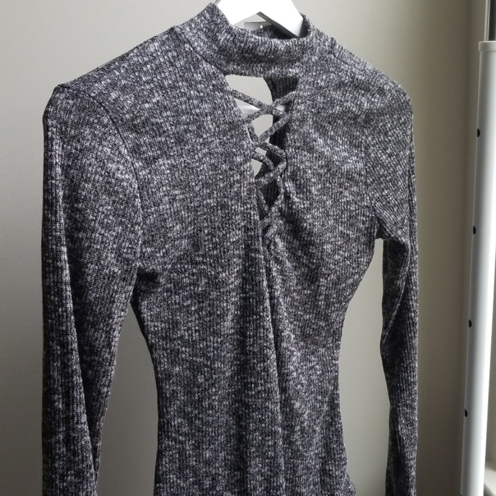 Grey Cut-Out long Sleeved Bodysuit-NWT - Picture 3 of 4